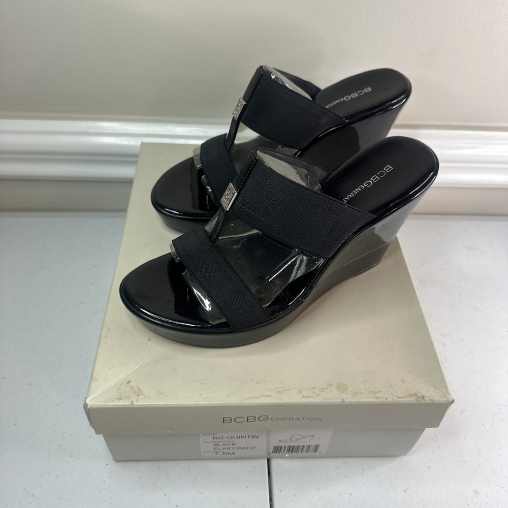 VTG BCBG Black Wedge Sandals Y2K Size 7.5 M Buckle BKE
